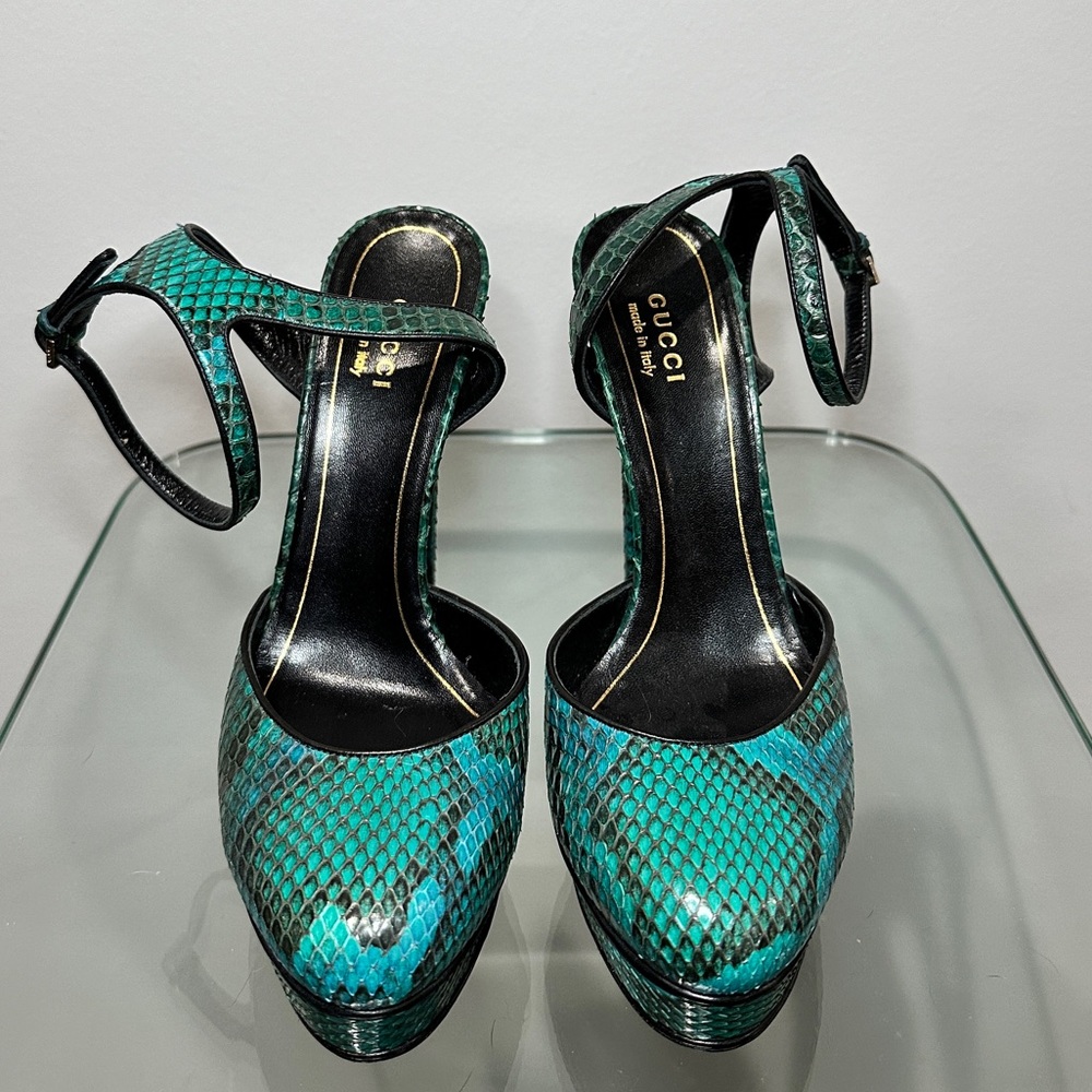 Gucci Green Python Leather Huston Pumps in Size 37.5